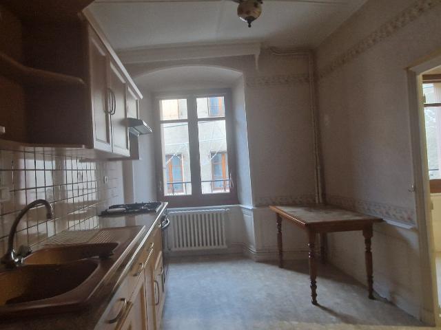 Location Appartement 4 pièces 79m² ST CHELY D APCHER 48200