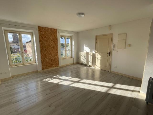 Location Appartement 4 pièces 79m² ST PAULIEN 43350