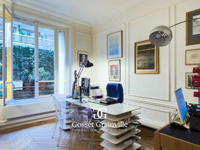 Location Appartement 4 pièces 79m² PARIS 16ème