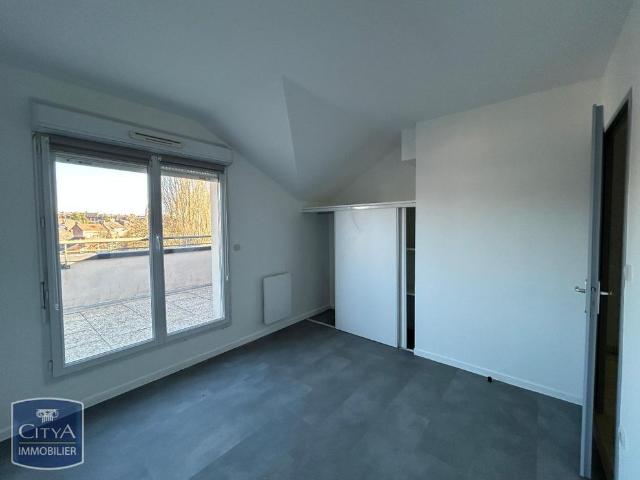 Location Appartement 4 pièces 79m² ROYE 80700