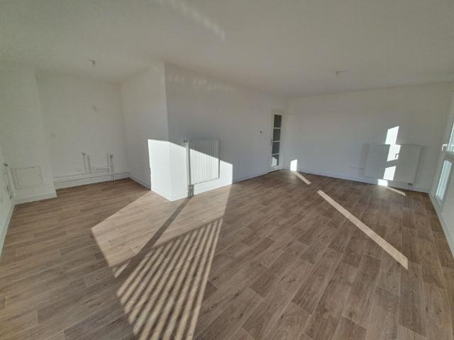 Location Appartement 4 pièces 79m² VALENCIENNES 59300