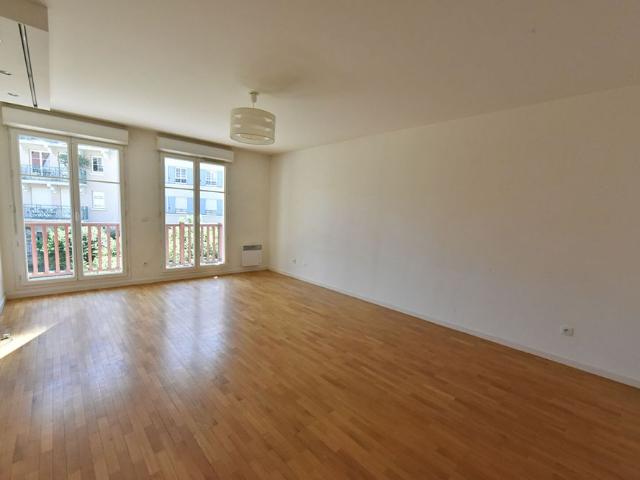 Location appartement 4 pièces, 83.70m², Le Plessis Robinson