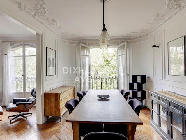 Location Appartement 4 pièces 83.96 m2 Paris 18ème