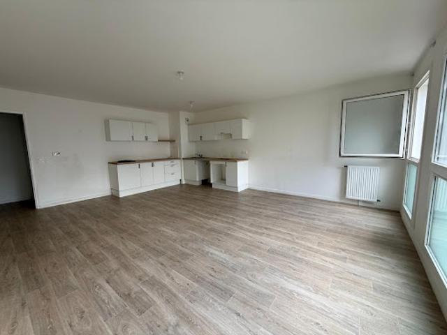 Location Appartement 4 pièces 83 m2 Aubervilliers
