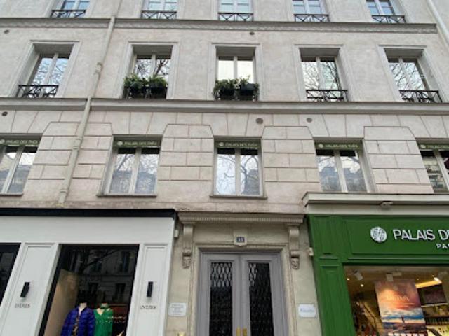 Location Appartement 4 pièces 83 m2 Paris 8ème