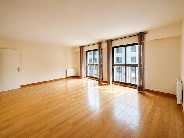 Location Appartement 4 pièces 83 m2 Paris 15ème