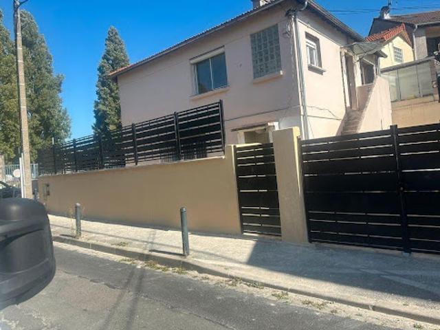 Location Appartement 4 pièces 83 m2 Romainville