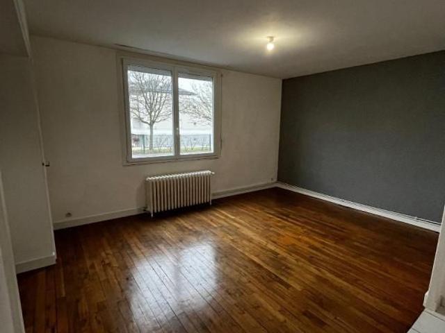 Location Appartement 4 pièces 83m² ANGERS 49000