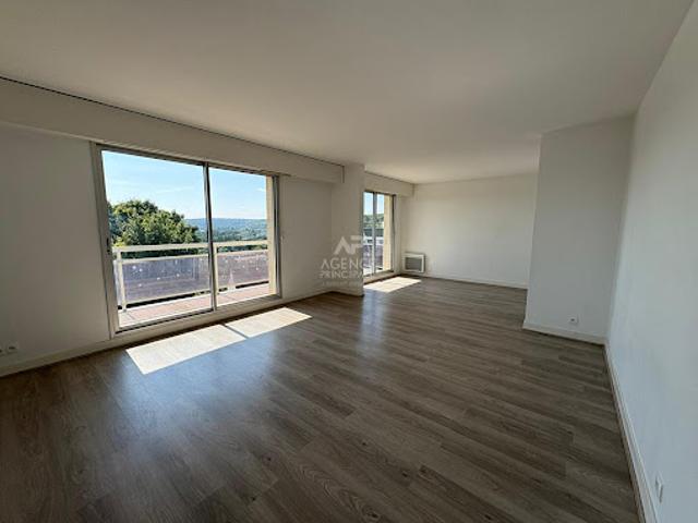 Location Appartement 4 pièces 80.44 m2 Saint Germain en Laye