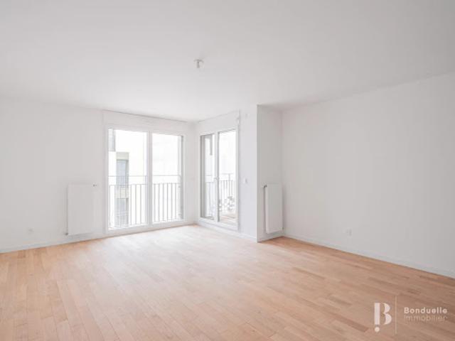 Location Appartement 4 pièces 80.5 m2 Courbevoie