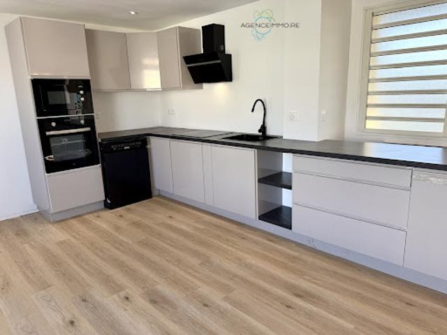 Location Appartement 4 pièces 80.7 m2 Saint denis chaudron