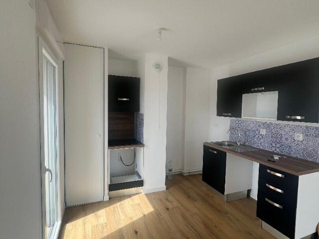 Location appartement 4 pièces, 80.00m², Saint Jean de Braye