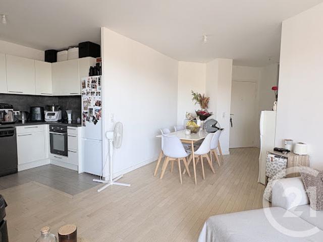 Location Appartement 4 pièces 80.1 m2 Clamart