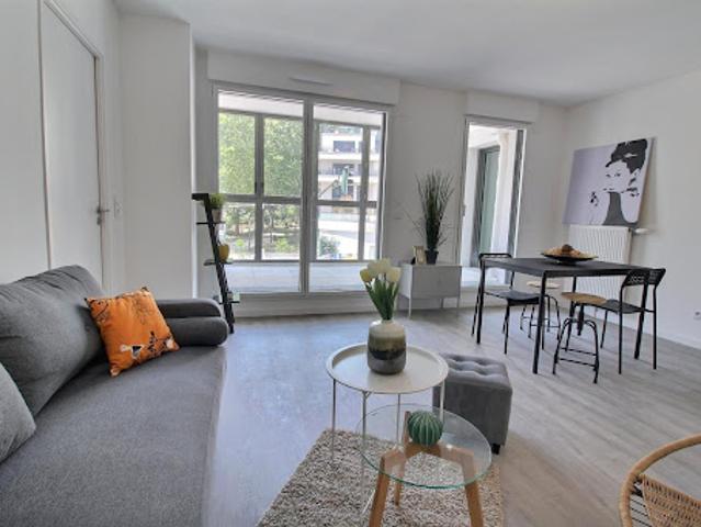 Location Appartement 4 pièces 80 m2 Colombes