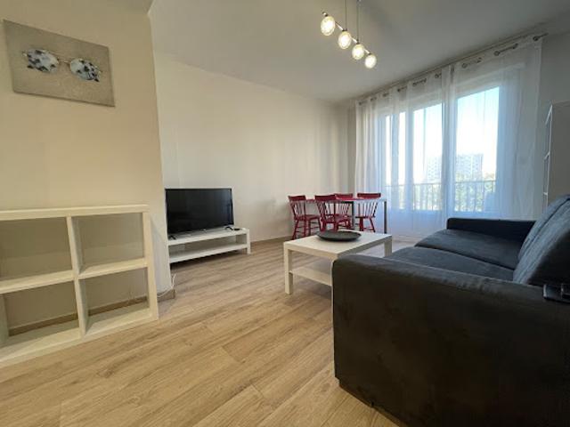 Location Appartement 4 pièces 80 m2 Marseille 5ème