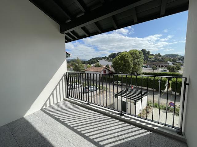 Location Appartement 4 pièces 80 m2 Saint Jean Pied de Port