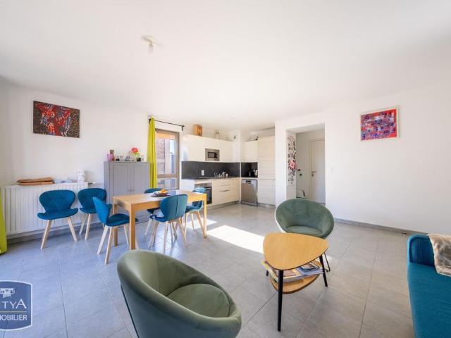 Location Appartement 4 pièces 80m² BORDEAUX 33100
