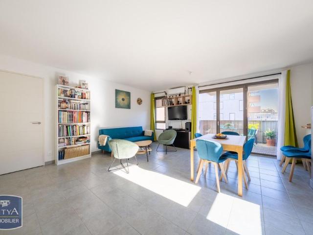 Location Appartement 4 pièces 80m² BORDEAUX 33100