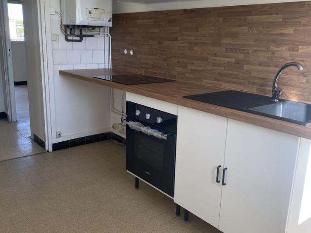 Location Appartement 4 pièces 80m² NIMES 30000