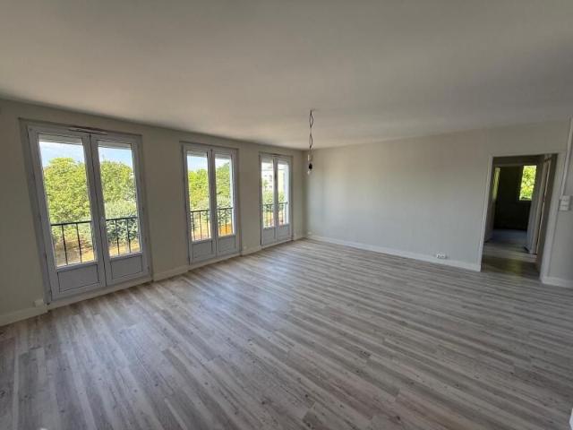 Location Appartement 4 pièces 80m² ST JEAN DE BRAYE 45800