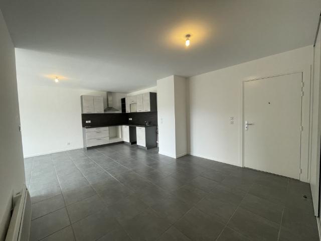 Location Appartement 4 pièces 80m² ST JEAN PIED DE PORT 64220