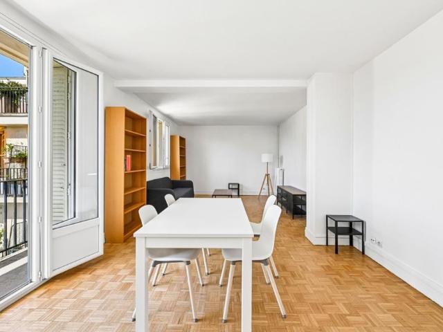 Location Appartement 4 pièces 80m² PARIS 15ème