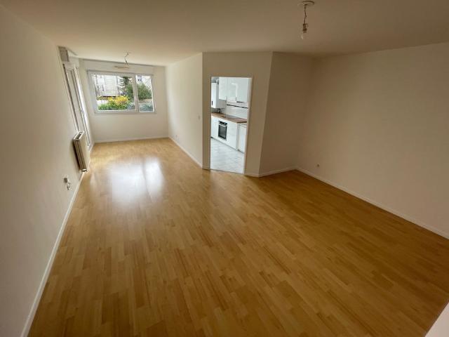 Location Appartement 4 pièces 80m² REIMS 51100