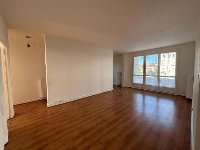 Location Appartement 4 pièces 80m² VALENCE 26000