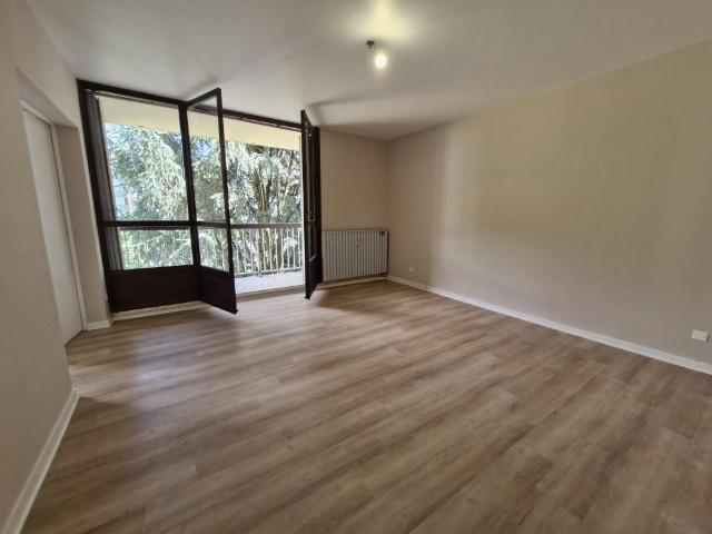 Location Appartement 4 pièces 80m² VIENNE 38200