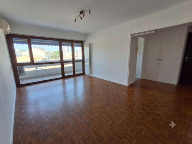 Location Appartement 4 pièces 81.71 m2 Nimes