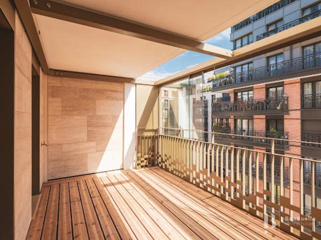 Location Appartement 4 pièces 81.7 m2 Courbevoie