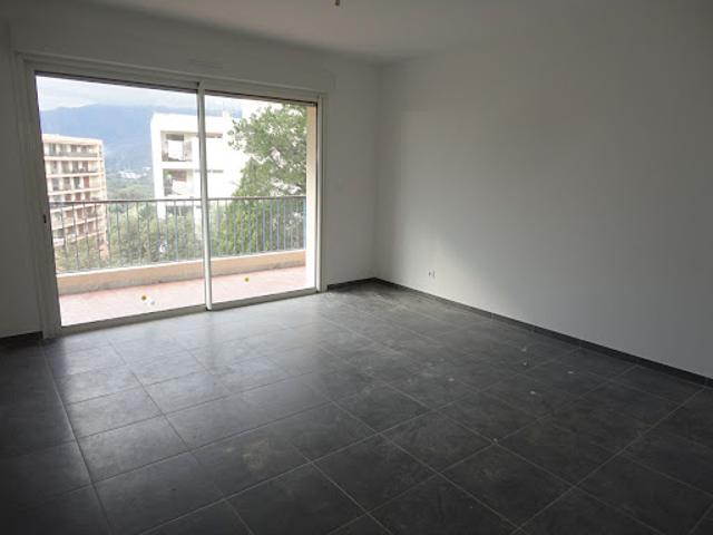 Location Appartement 4 pièces 81 m2 Bastia