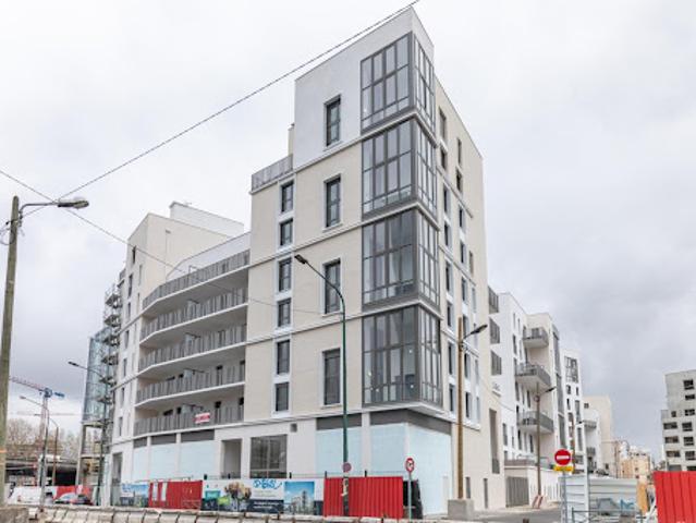 Location Appartement 4 pièces 81 m2 Colombes