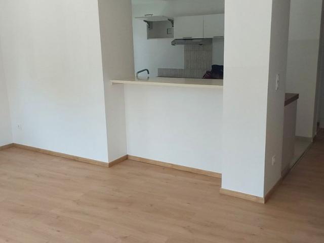 Location Appartement 4 pièces 81m² NARBONNE 11100