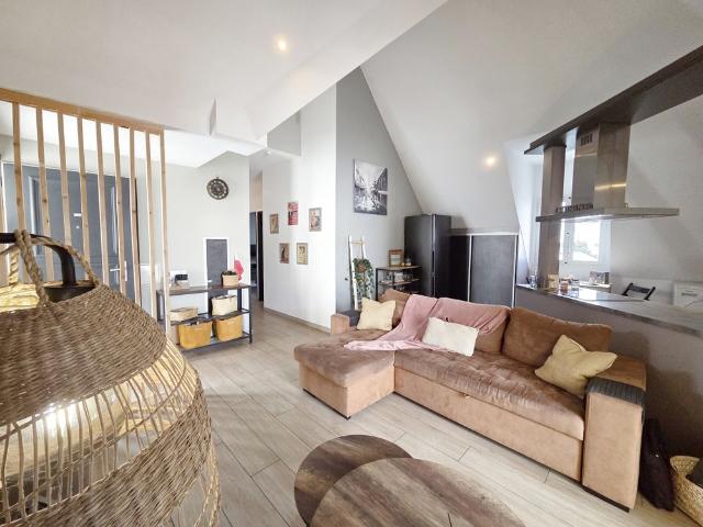 Location Appartement 4 pièces 81m² ST DENIS 97400