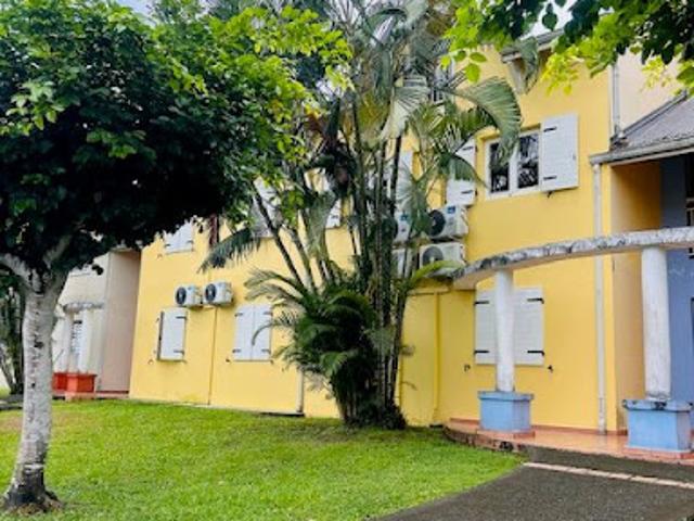 Location Appartement 4 pièces 82 m2 Petit bourg
