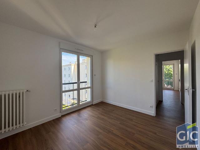 Location Appartement 4 pièces 82m²