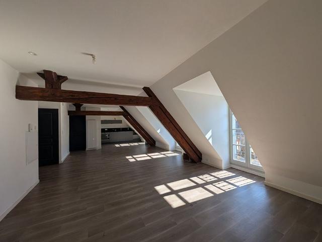 Location Appartement 4 pièces 82m²