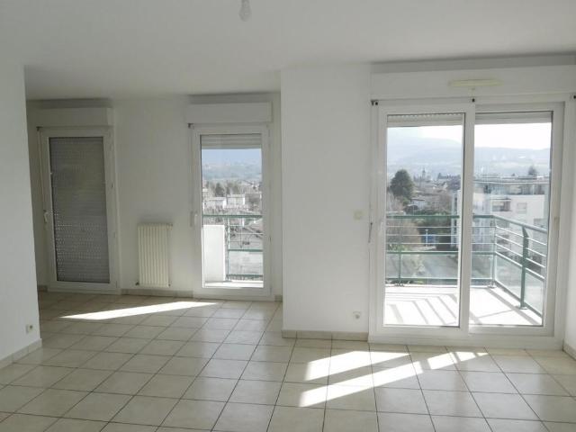 Location Appartement 4 pièces 82m² LA MOTTE SERVOLEX 73290