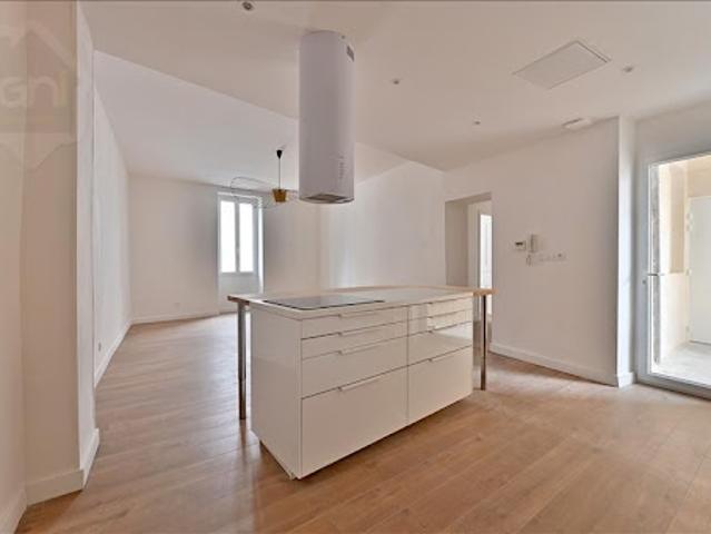 Location Appartement 4 pièces 87.58 m2 Nimes