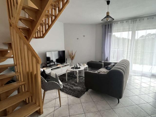 Location appartement 4 pièces 87 m² Rodez 12000
