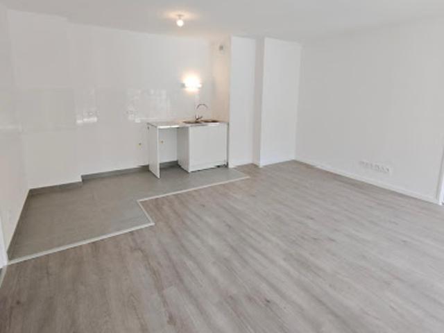 Location Appartement 4 pièces 84 m2 Colombes