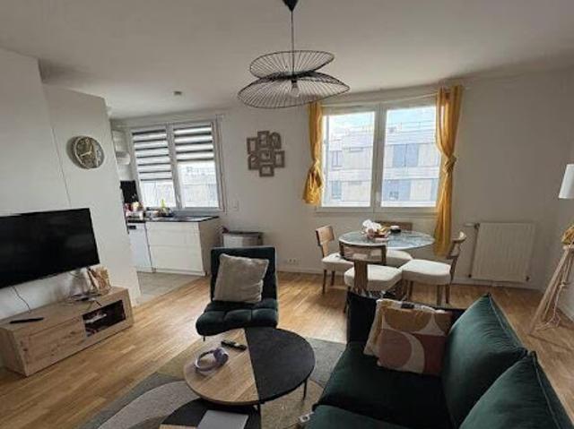Location Appartement 4 pièces 84 m2 Colombes