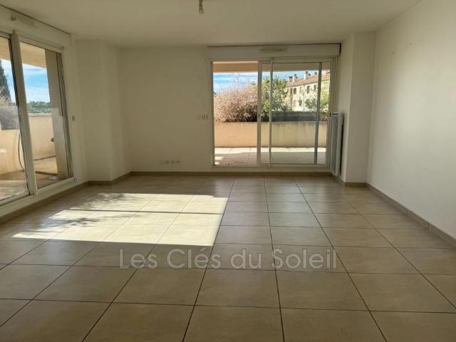 Location appartement 4 pièces 84 m² Toulon