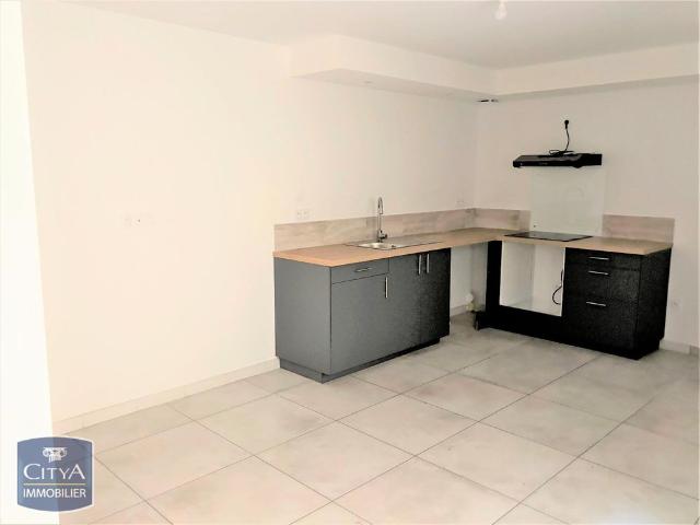 Location Appartement 4 pièces 84m² CASTELSARRASIN 82100