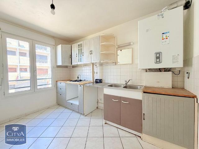Location Appartement 4 pièces 84m² LYON 8ème