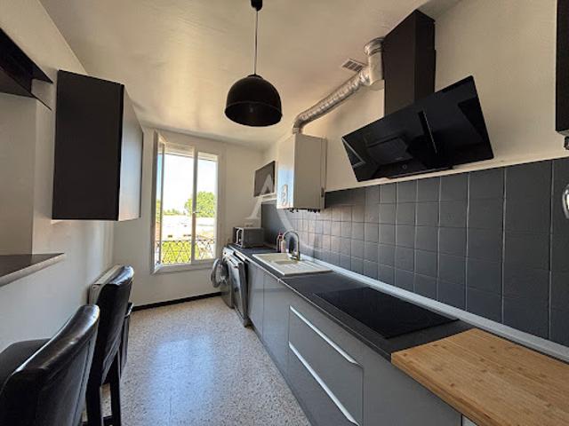 Location Appartement 4 pièces 85.66 m2 Vauvert