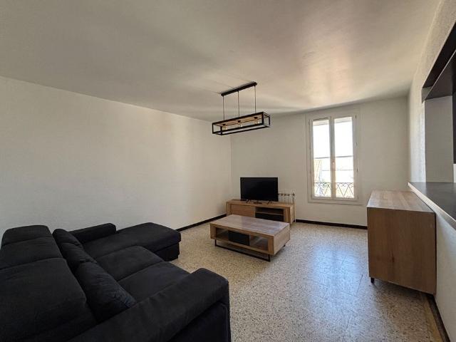 Location appartement 4 pièces, 85.66m², Vauvert
