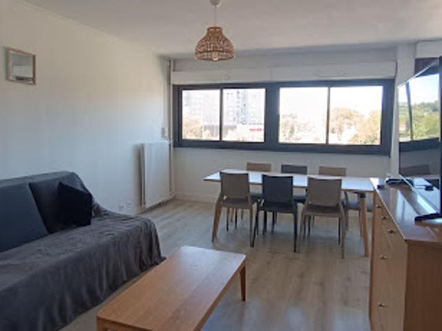 Location Appartement 4 pièces 85.69 m2 Talence