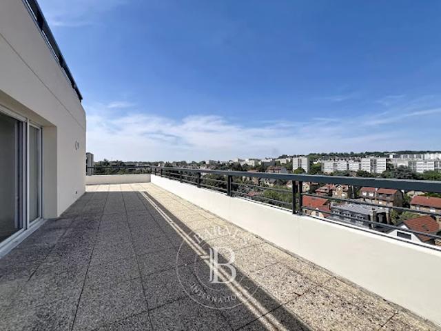 Location Appartement 4 pièces 85.72 m2 Versailles